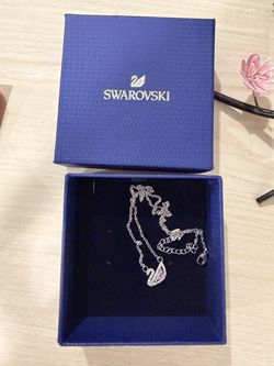 Swarovski Dazzling Swan Necklace