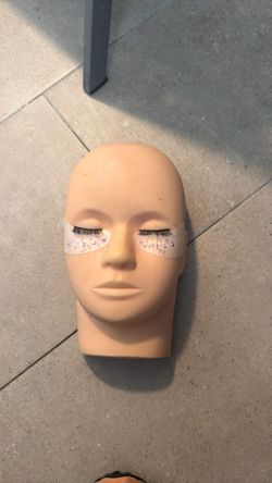 mannequin head for practicing eyelash extensions
