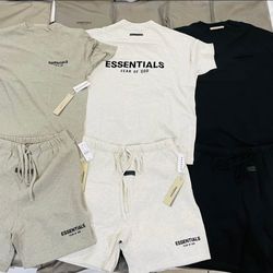 ESSENTIAL SHIRTS & SHORTS((FREE ITEMS WITH PURCHASE