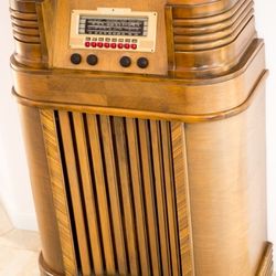 Antique Philco Art Deco Radio - Works