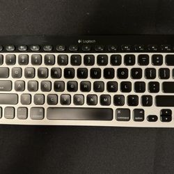 Logitech K811 wireless bluetooth Easy-Switch Keyboard