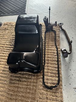 Ford 302 Oil Pan w/ Oil Pump & Pick up tube