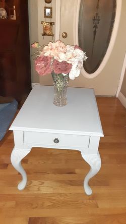 Side end table with drawer
