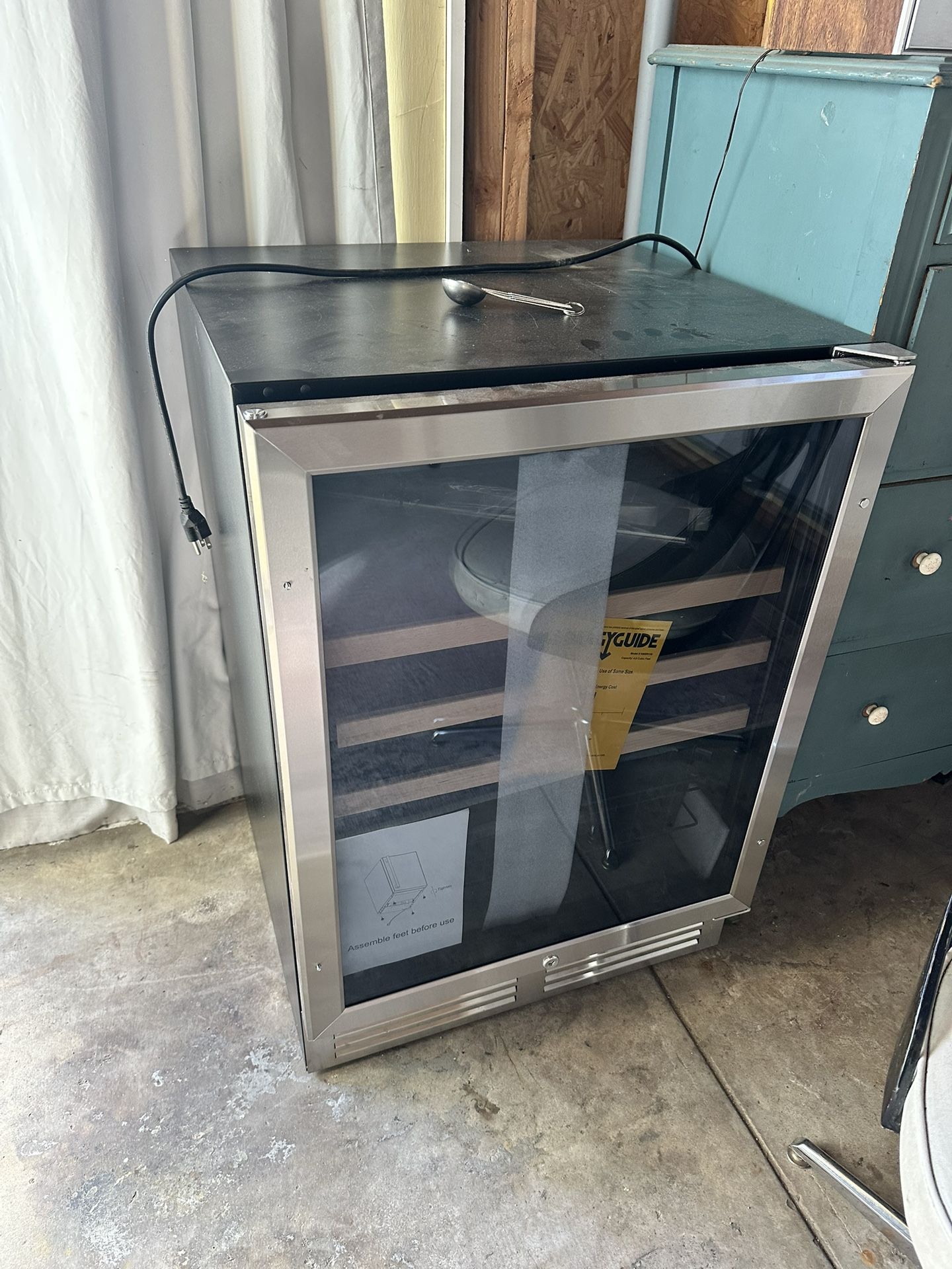 Tittla - Built In Under Cabinet Mini Fridge