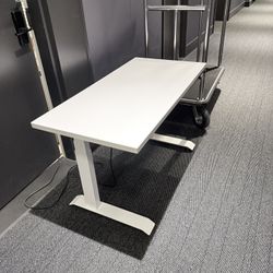 Raise Desk. Workrite