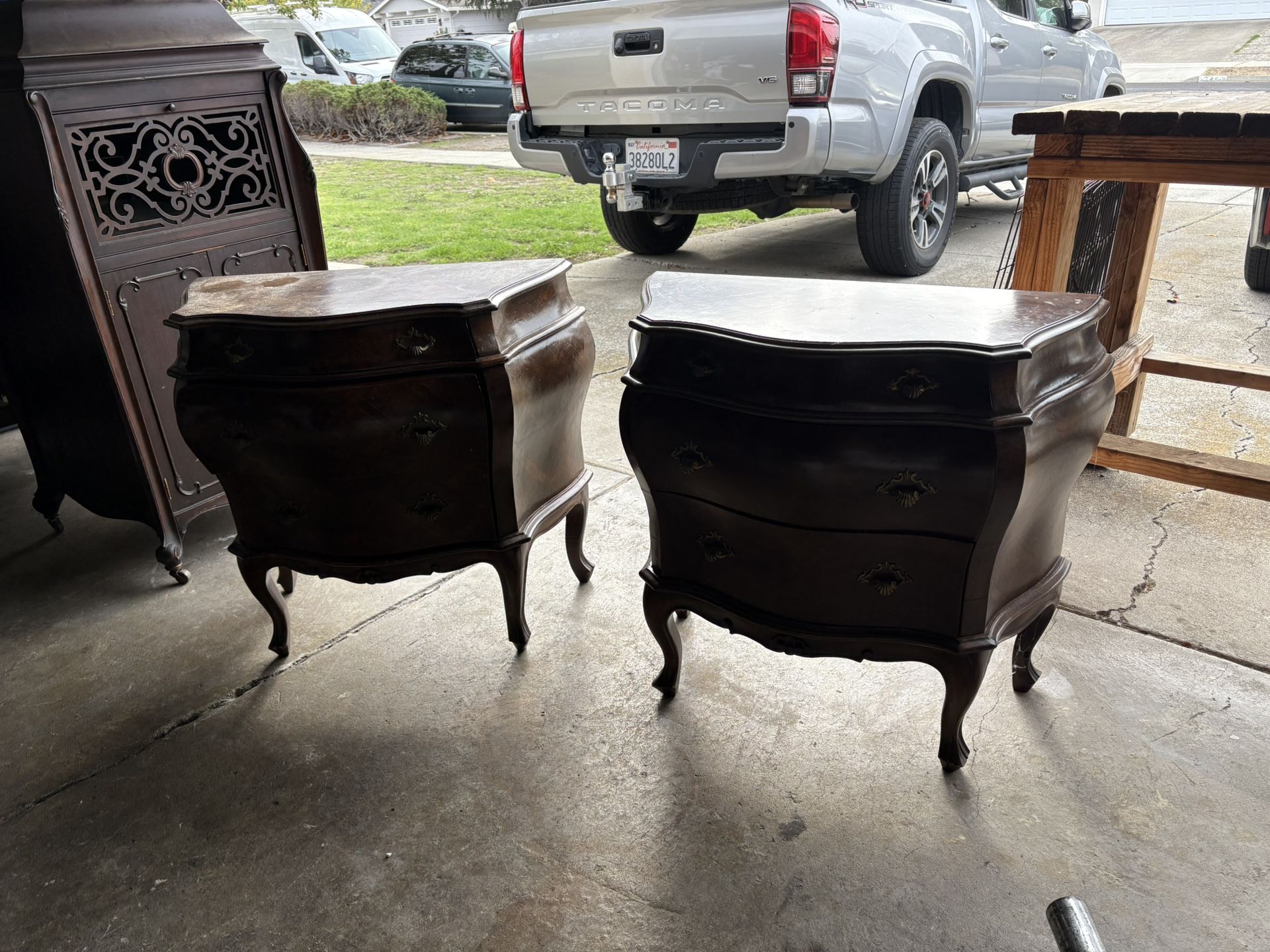 Italian Bomb Shape Tables