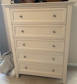 Off-white 5-drawer dresser