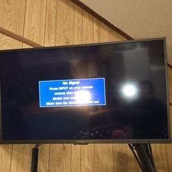 Insignia NS-40D510NA21 40" HD TV With Mount And Stand Attachments