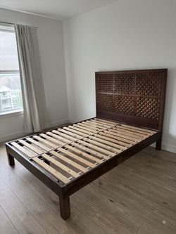 West Elm Queen Mini Lattice Wood Bed Frame – Dark Walnut