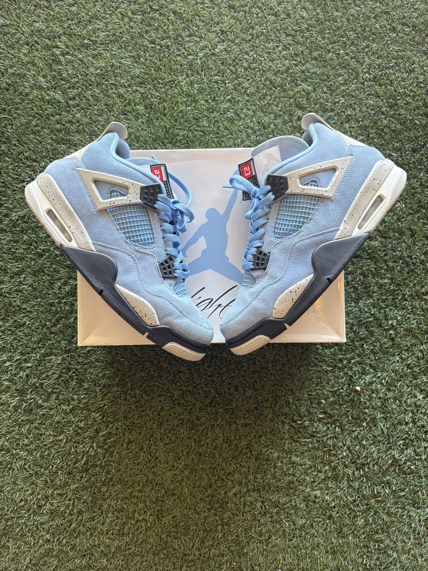 Jordan 4 “University Blue”