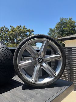 4 BENTLEY WHEELS