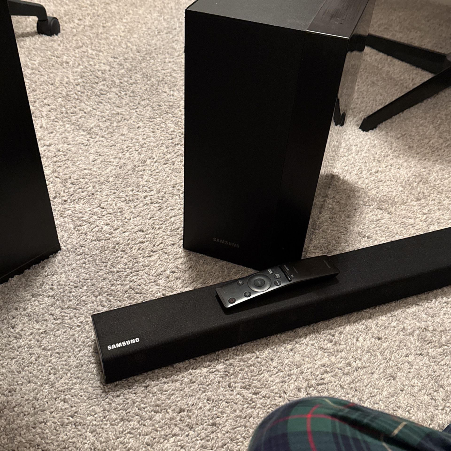 Samsung Soundbar w/ Subwoofer