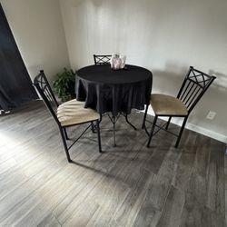Dining Table With 3 Chairs 