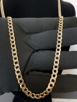 10 karat Gold Cuban link chain