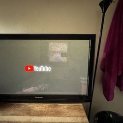 Panasonic tv 40inch not smart must connect to a streaming box.