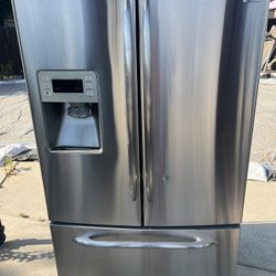 GE Refrigerator 
