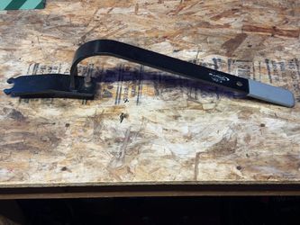 Door alignment straightener