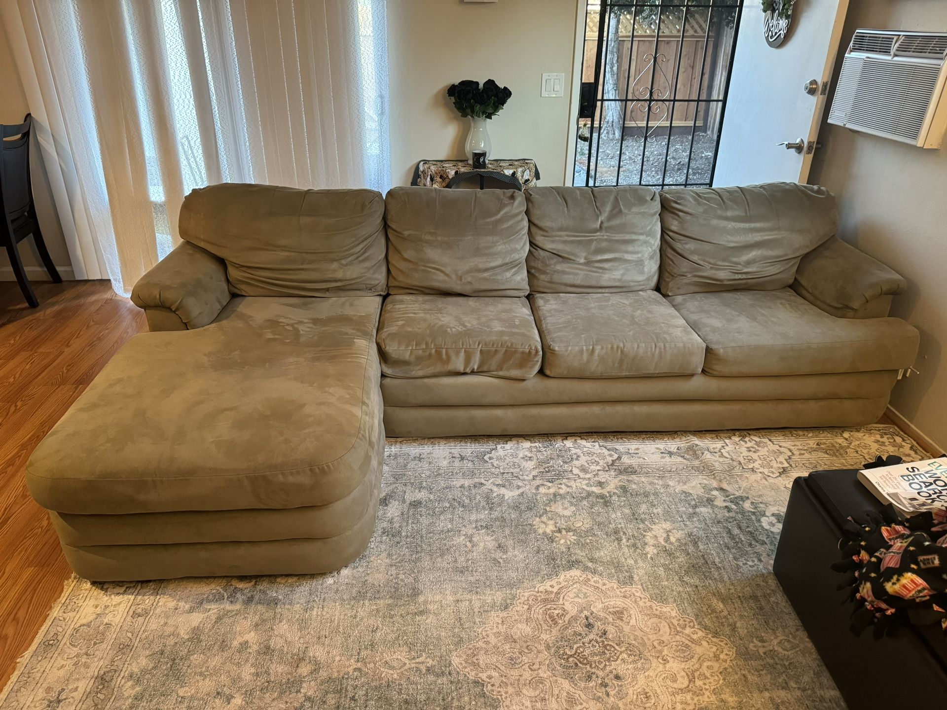 Sectional Sofa With Chaise