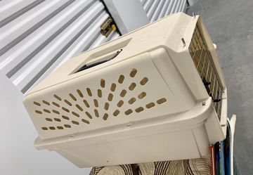 Cat Carrier Classic Kennel Brand Small Cat/Dog/Pet Carrier