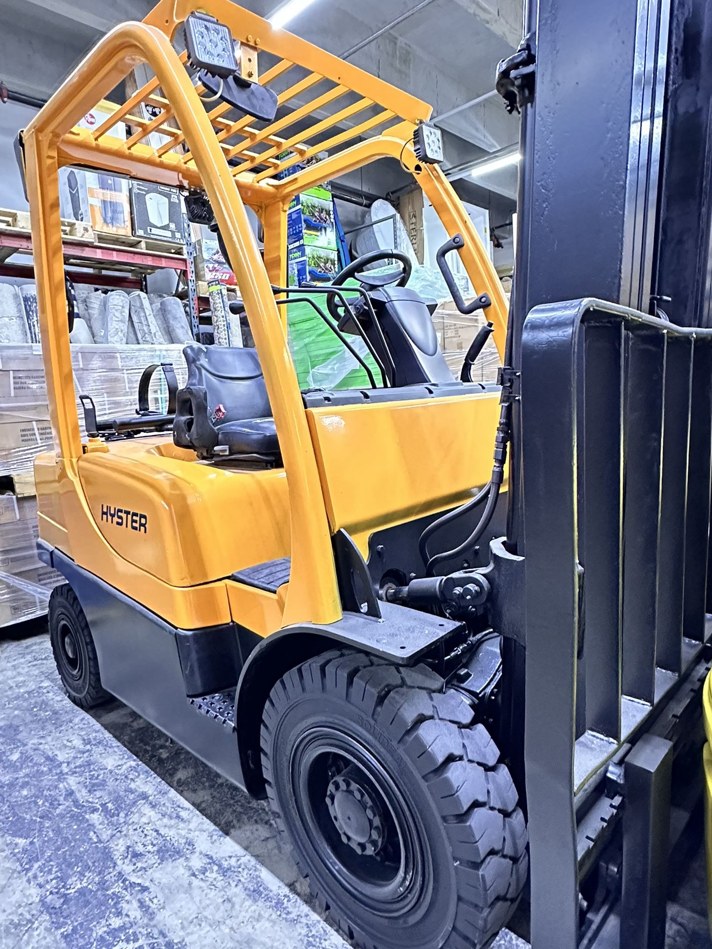 Hyster Forklift 5500lb 3 stage side shift