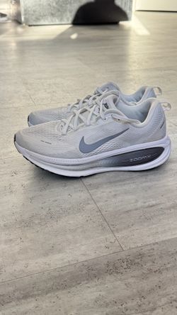 Nike Vomero 18, Size 9