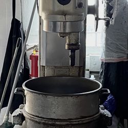 HOBART L-800 MIXER 80qt
