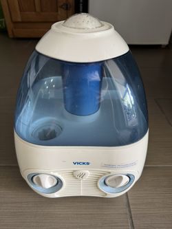 Vicks Starry Night Filtered Cool Mist Humidifier, Medium to Large Rooms, 1 Gallon Tank – Cool Mist Humidifier for Baby and Kids Rooms with Light Up St