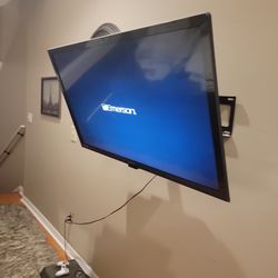 55 Inch Emerson TV Not A Smart TV But Works Great $100