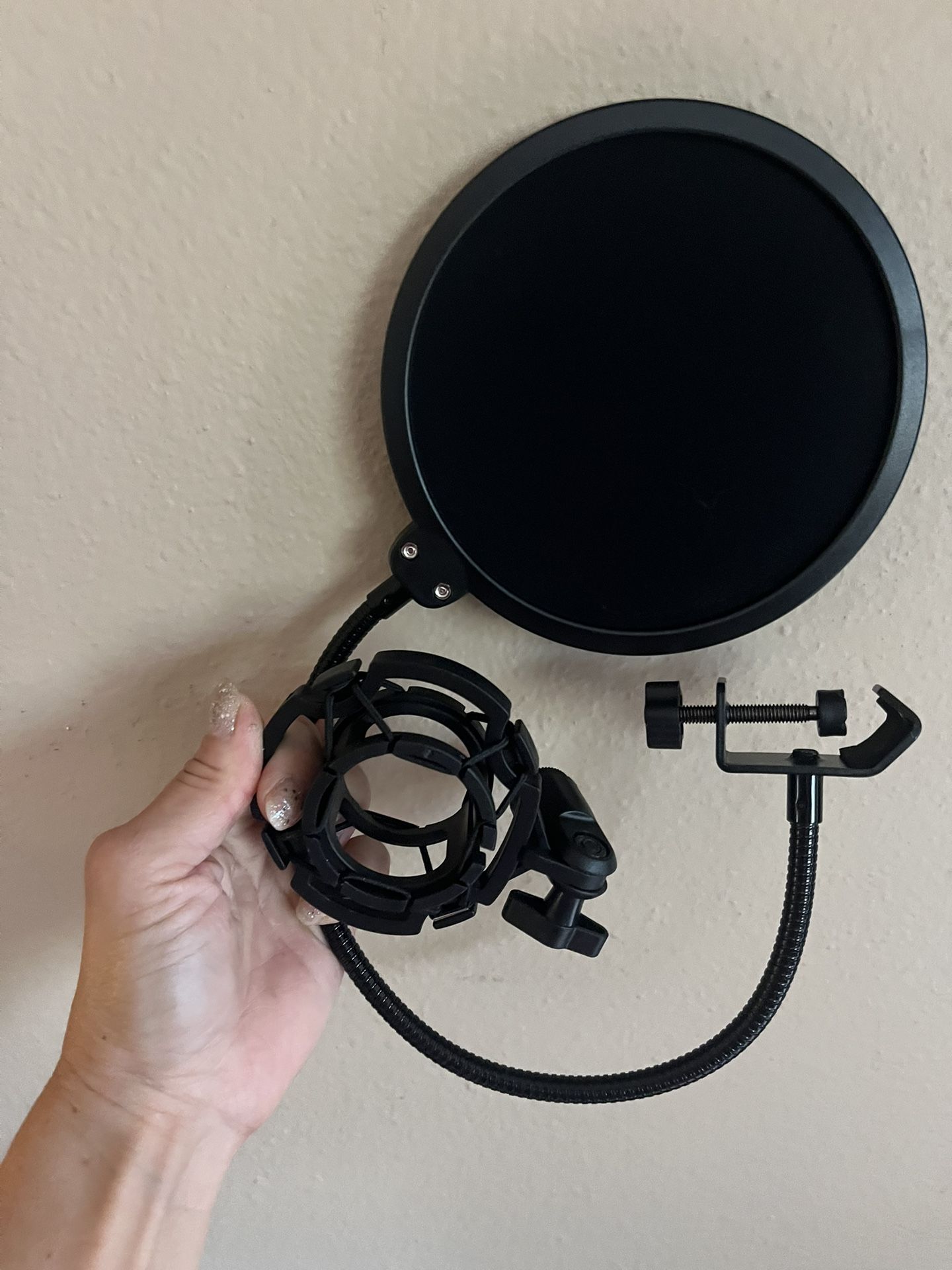 Pop Filter And Mic Shock Mount For Voice Recording