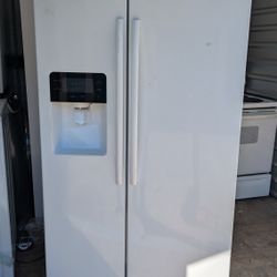 Samsung Refrigerator 250$