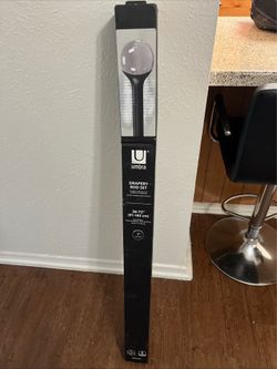 Curtain rod set