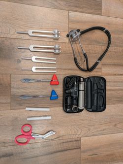 Welch Allyn Medical Diagnostic Set and Medical Equipment Bundle
