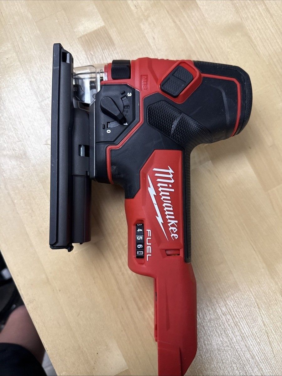Milwaukee M18 Fuel D-Handle JIGsaw
