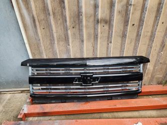 2015-2019 Chevrolet Silverado HD 2500 Front Grille Black&Chrome Used Oem