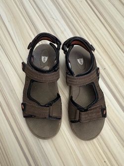 Boy sandals size 1