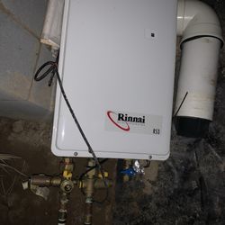 RINNAI TANKLESS WATER HEATER 