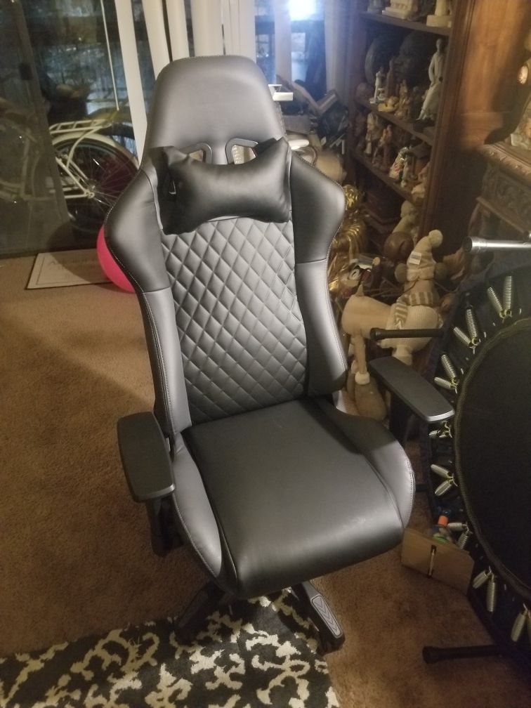 Gaming chair black and gray