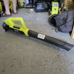 ONE+ 18V 90 MPH 250 CFM Cordless Battery Leaf Blower (Tool Only)
by

RYOBI