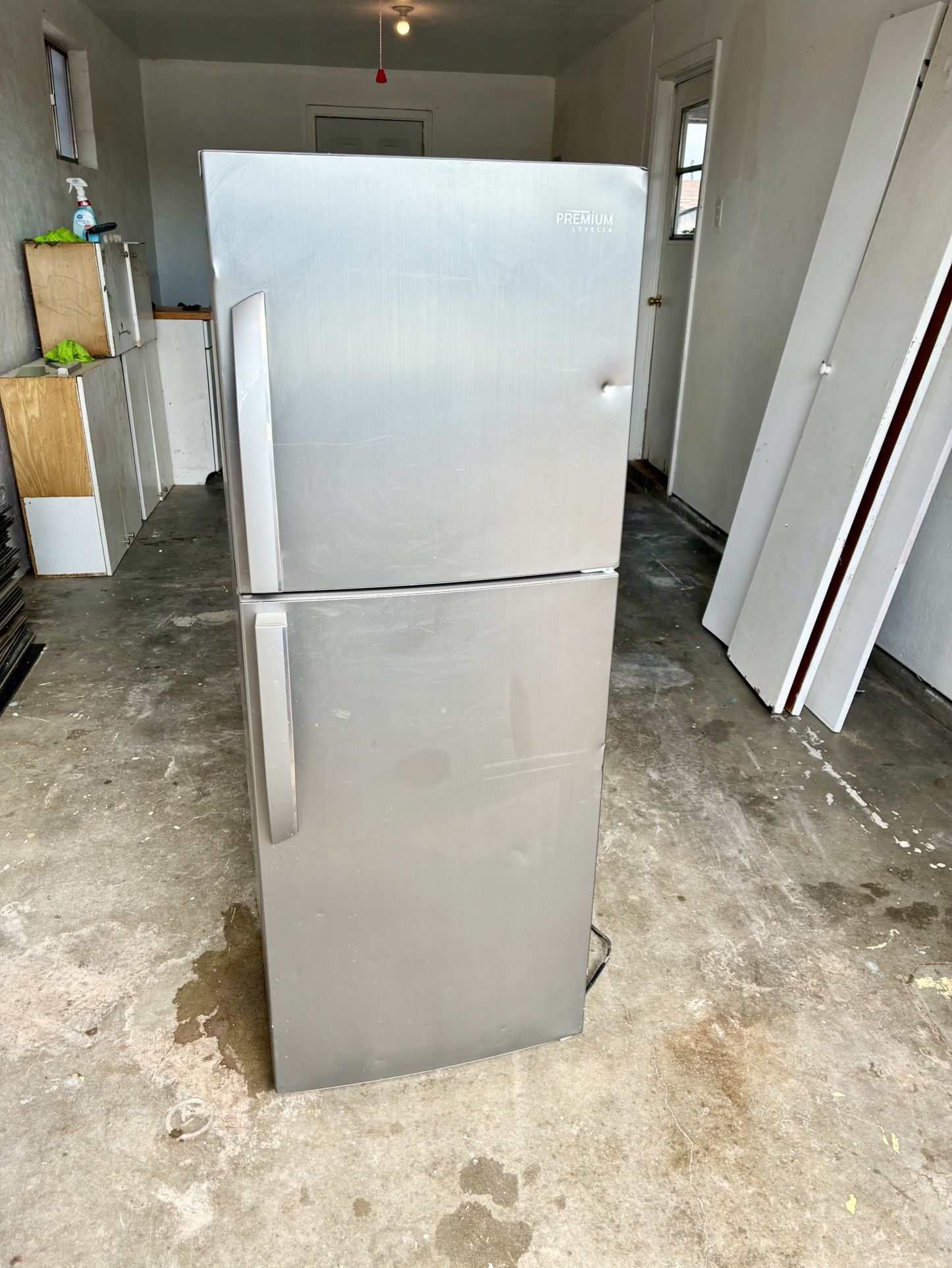 Counter Depth Refrigeration (7 Cu.ft)