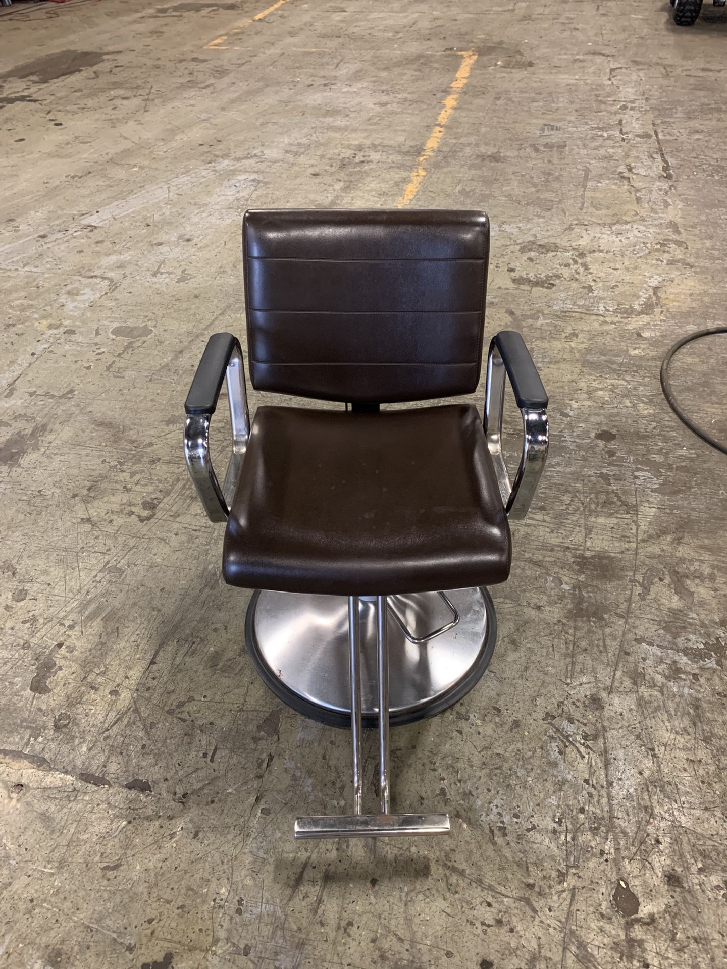 Salon Chair