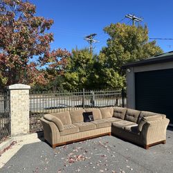 Free Delivery 🚚 Beige L Shape Couch