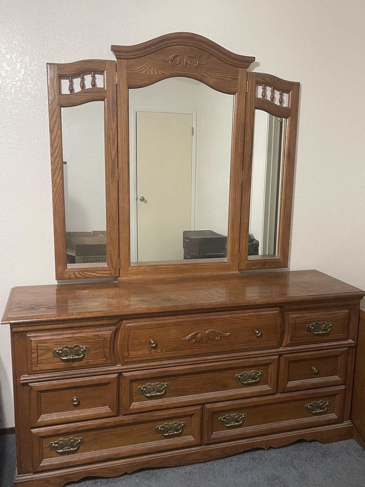 Broyhill Dresser