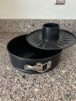 Nonstick Springform Pan with Tube Insert