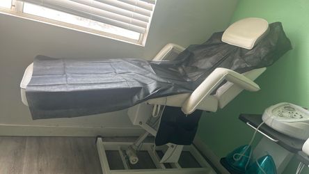 Adjustable Esthetic Treatment Chair