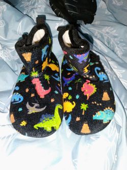 Memory foam size 9 house shoe new