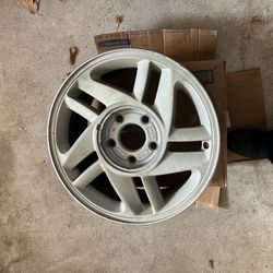 16 inch aluminum wheels with a 5-spoke design. Set of. 4