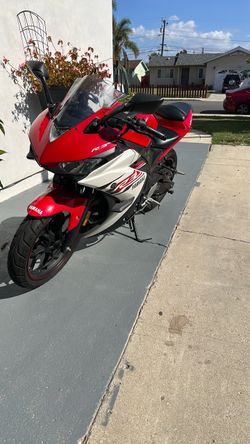 Yamaha R3 Sport Motorcycle