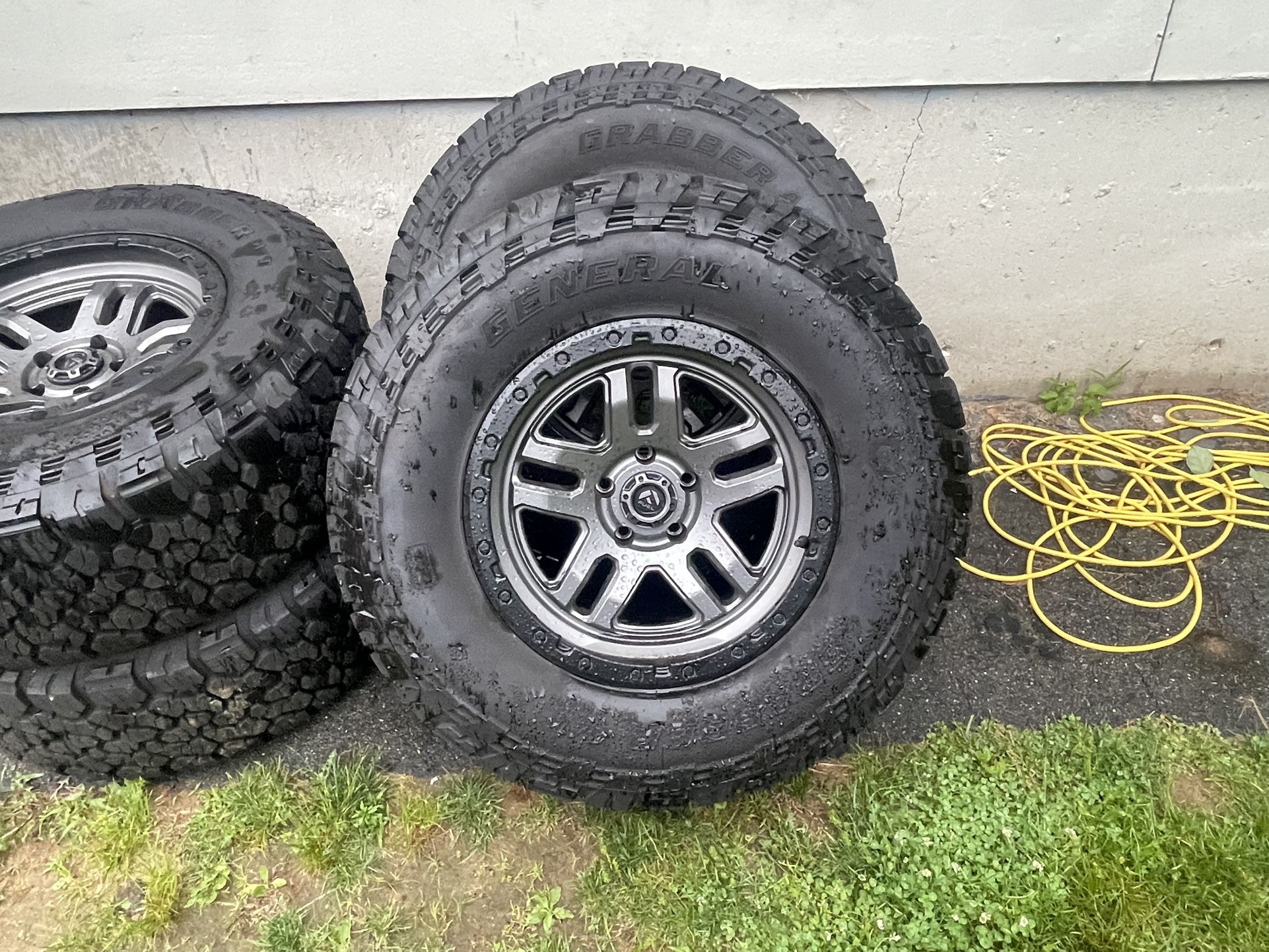 4 Like-New General Grabber A/TX Tires w/ Fuel Ammo Wheels Size: 35x12.5R18LT– $2500 (Firm)