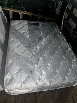 Queen bed mattress and base