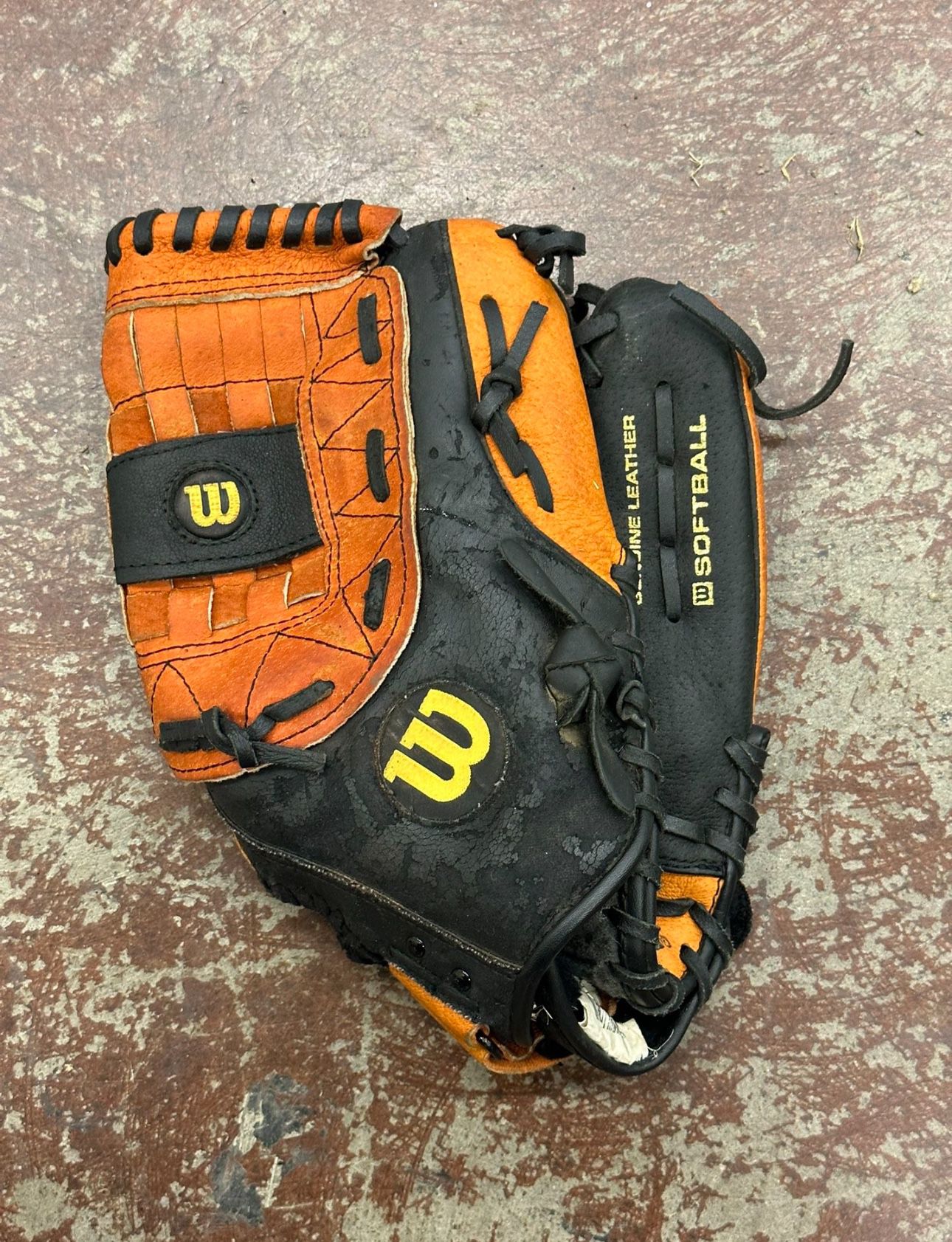 Wilson, Genuine Leather, A360 Baseball Softball Mitt Glove Adult 